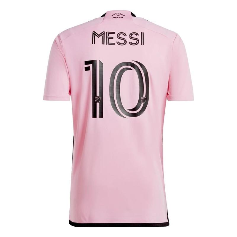 Odkryj, jakie buty nosi Messi na boisku i poza nim