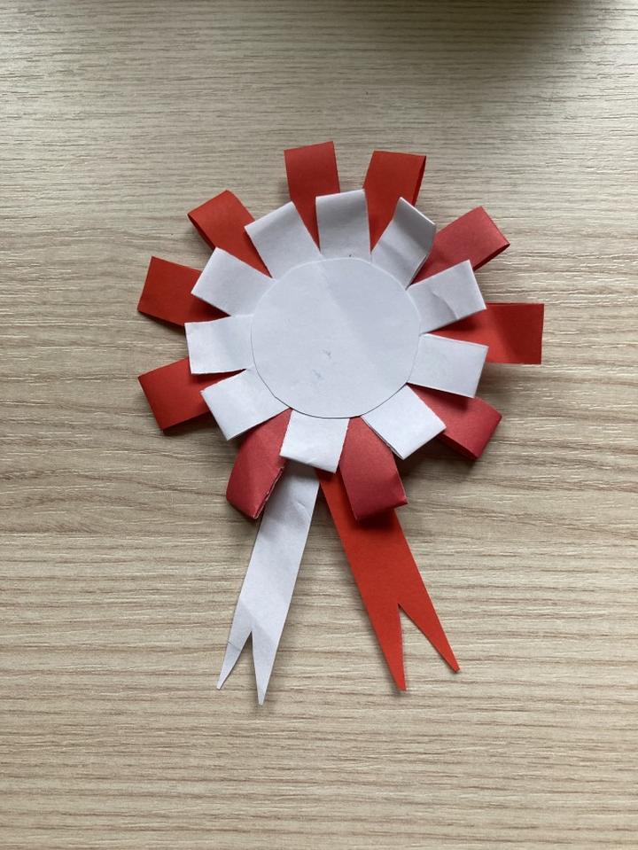 Kotylion ze wstążki krok po kroku