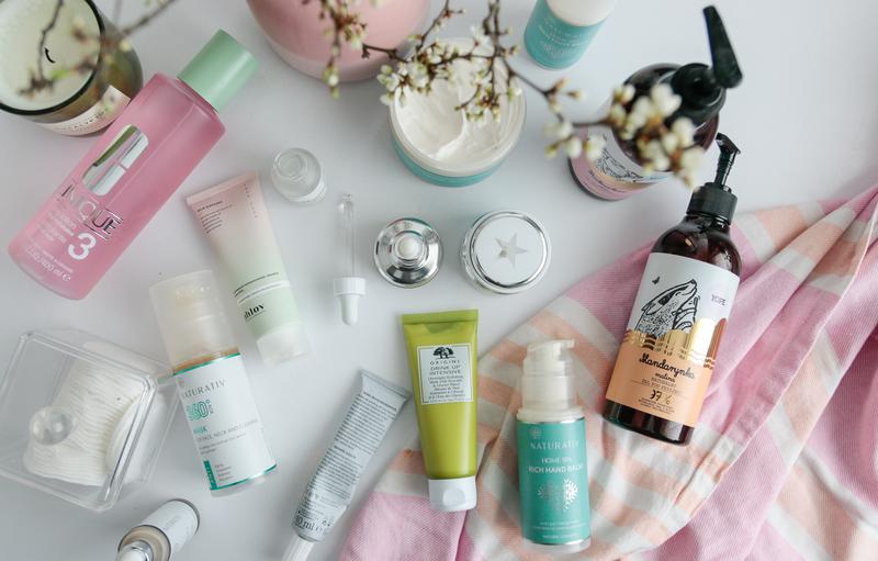 Kosmetyki, których lepiej nie łączyć – unikaj tych kombinacji dla zdrowej cery