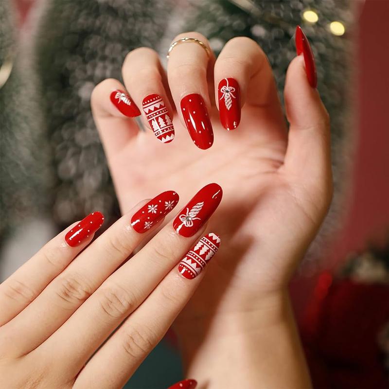 Manicure do czerwonej sukienki i czarnych butów