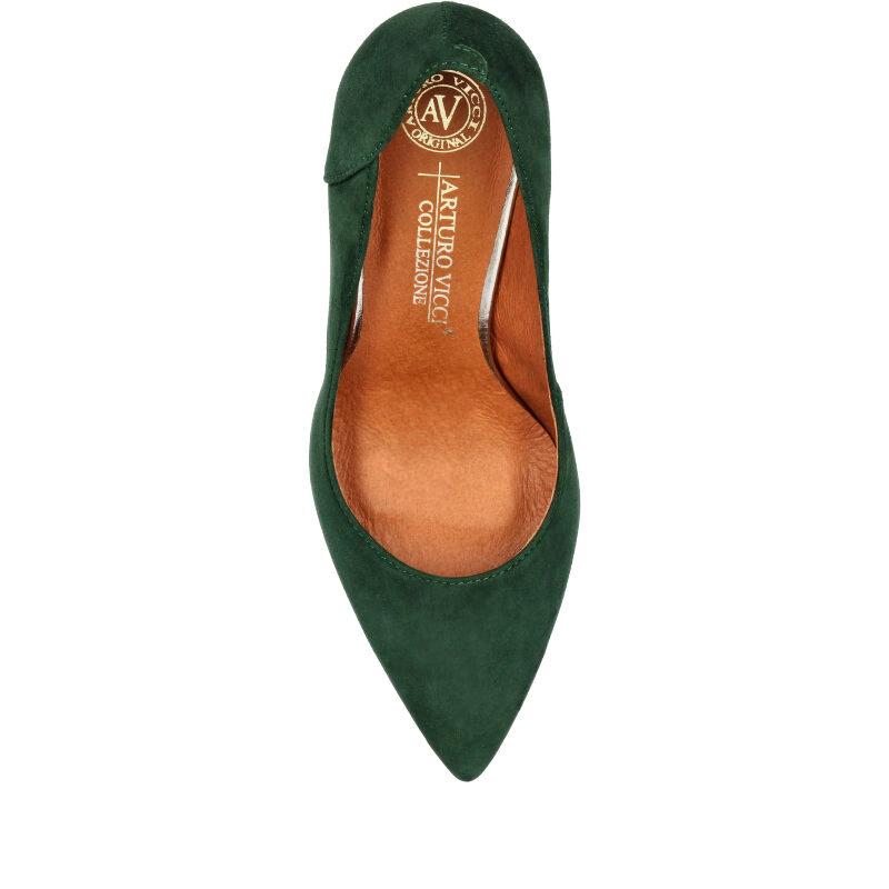 Idealne obuwie: jakie buty do szmaragdowej sukienki wybrać na różne okazje?