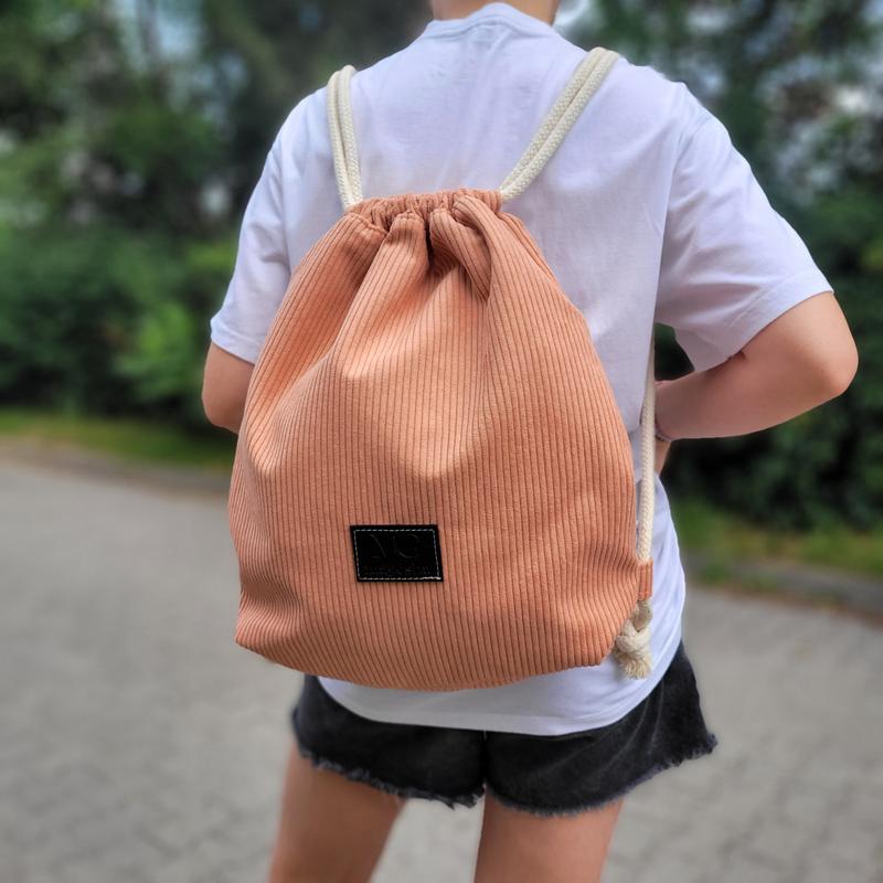 Jak uszyć stylowy worek plecak z kieszonką – krok po kroku