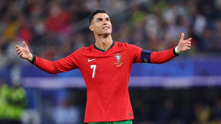 Jaki rozmiar buta nosi Cristiano Ronaldo? Oto odpowiedź!