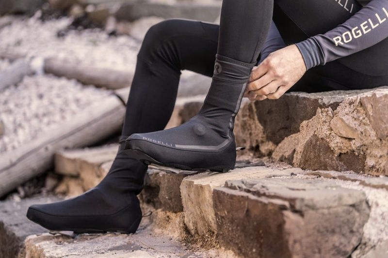 Jakie ochraniacze na buty wybrać, aby skutecznie chronić obuwie?